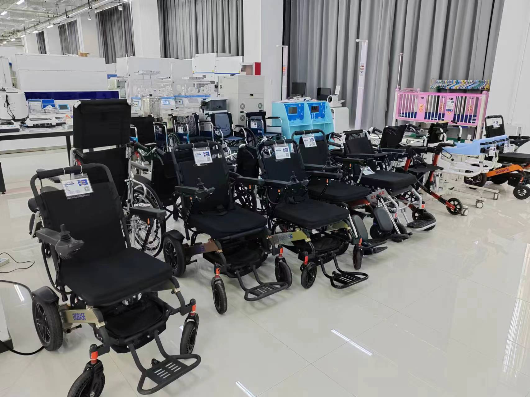 电动轮椅、医用病床、手动轮椅